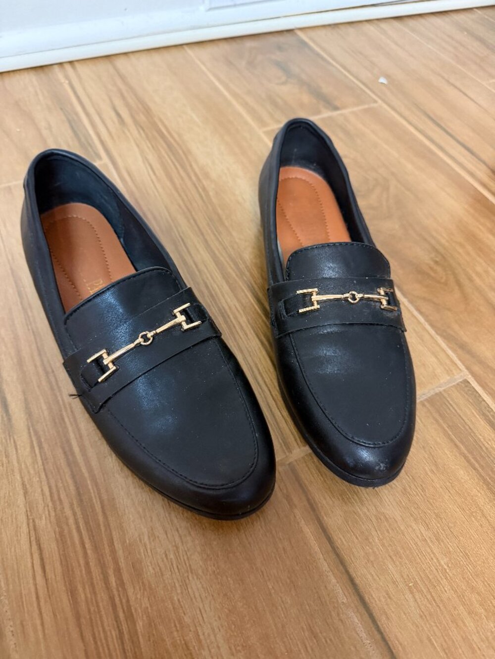 Dream Pairs Women's Black Driving Loafers Size 7 In Very Good Shape